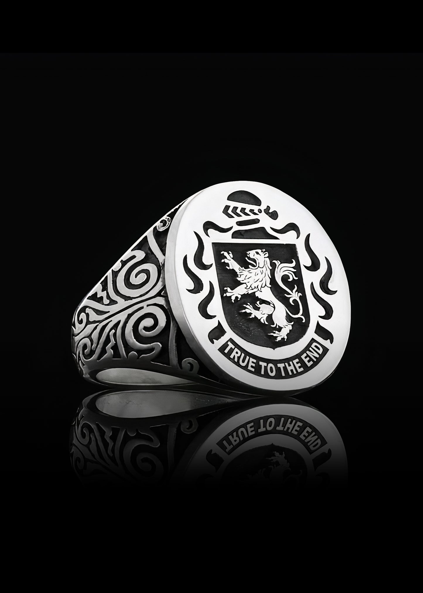 Duchess Crest Ring Oval